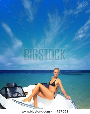 beautiful Girl on Speed-Boot in Griechenland