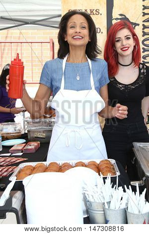 LOS ANGELES - SEP 9:  Anne-Marie Johnson, at the Police and Fire Fighters Appreciation Day BBQ at the LAPD Hollywood Division on September 9, 2016 in Los Angeles, CA