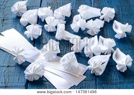 Making beautiful bows for decoration hair and gifts in the art kanzashi. Step by step photo instructions. Step 3. Making the components of the ribbon in the shape of a flower