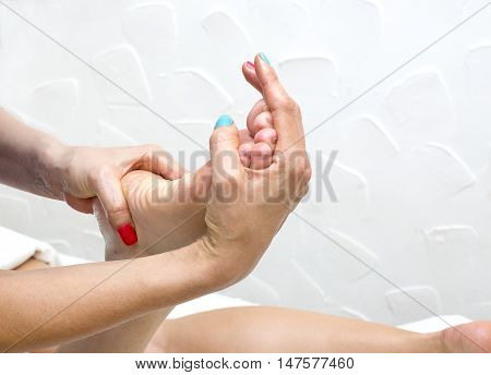 the process of foot massage treatments in the beauty salon