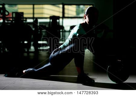 Siluet Stretching With Medicine Ball