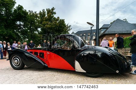 Editorial,16 September 2016: France: Xxxiii Festival Enthousiastes Bugatti In Molsheim. Elegant Retr