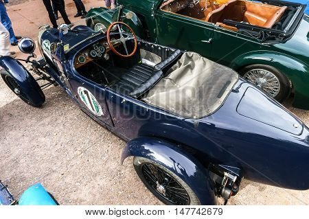 Editorial,16 September 2016: France: Xxxiii Festival Enthousiastes Bugatti In Molsheim. Elegant Retr