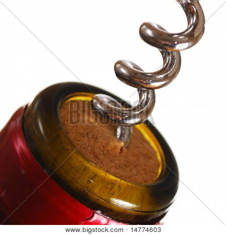 Öffnen einer Weinflasche mit Korkenzieher, isolated on white