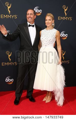 LOS ANGELES - SEP 18:  Jerry Seinfeld, Jessica Seinfeld at the 2016 Primetime Emmy Awards - Arrivals at the Microsoft Theater on September 18, 2016 in Los Angeles, CA