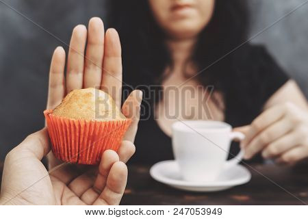 Ugar Addiction, Healthy Lifestyle, Weight Loss, Dietary, Healthcare And Medical Concept. Cropped Por