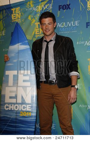 LOS ANGELES - AUG 7: Cory Monteith an der 2011 statt Teen Choice Awards im Gibson Amphitheater auf Aug