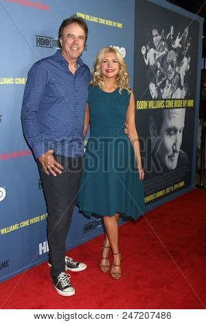LOS ANGELES - JUN 27:  Kevin Nealon, Susan Yeagley at the 