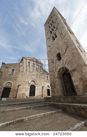Anagni (Frosinone, Lazio, Italien) - mittelalterliche Kathedrale und Glockenturm