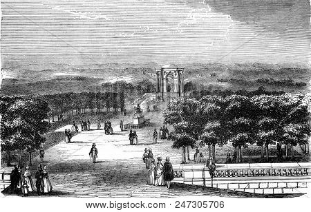Montpellier, Place Peyrou, vintage engraved illustration. Magasin Pittoresque 1846.