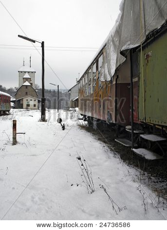 Gamle togvogne og Station