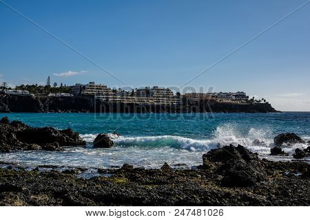Beautiful Little Waves To Beat About The Reefs