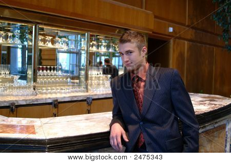 Club Lounge yakışıklı adam