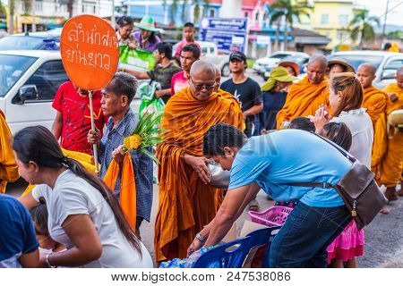 Kathin Ceremony At Thai Temple (wat Thai)