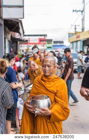 Kathin Ceremony At Thai Temple (wat Thai)