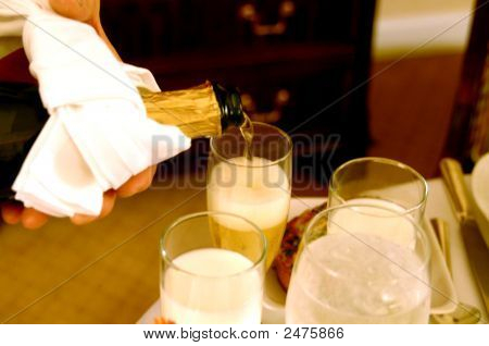 Versando vino