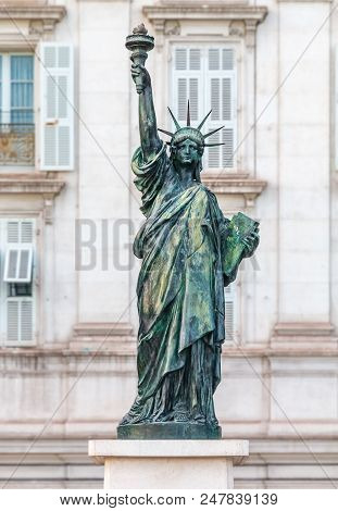 Statue Of Liberty Replica In Nice France On Promenade Des Anglais
