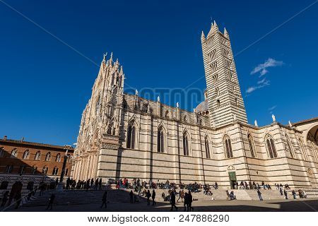 Siena Cathedral, Santa Maria Assunta 1220-1370 With Clear Blue Sky. Toscana (tuscany), Italy, Europe