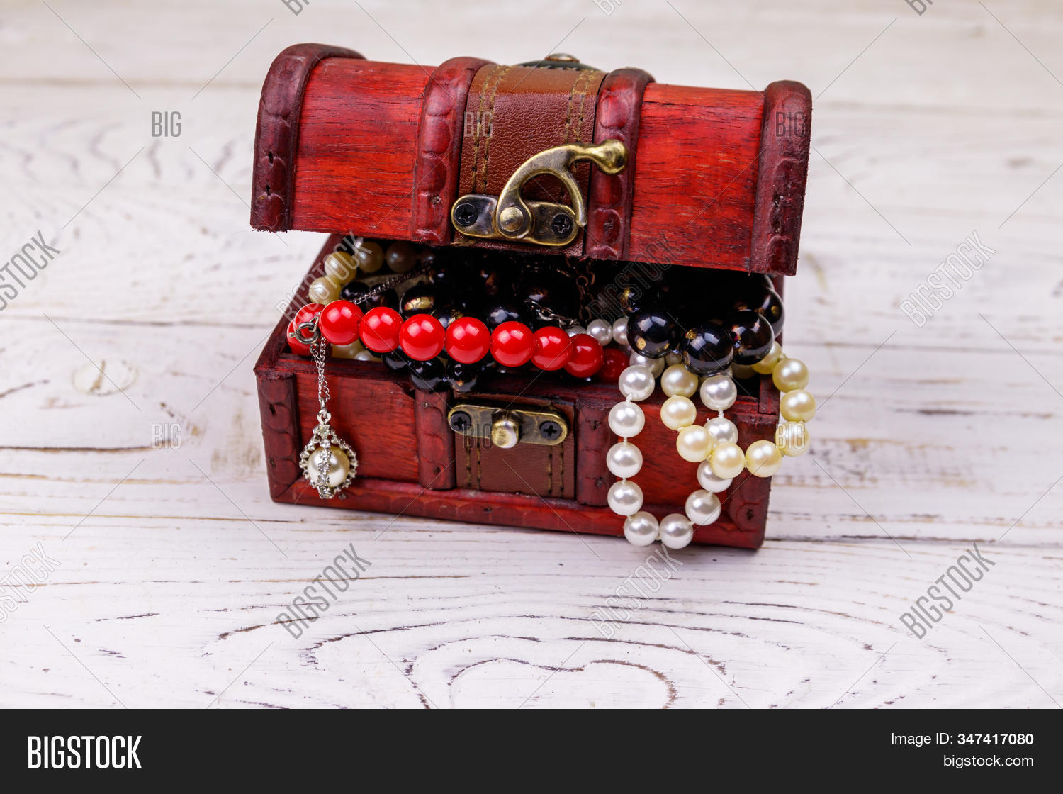 Vintage Treasure Chest Image & Photo (Free Trial) Bigstock
