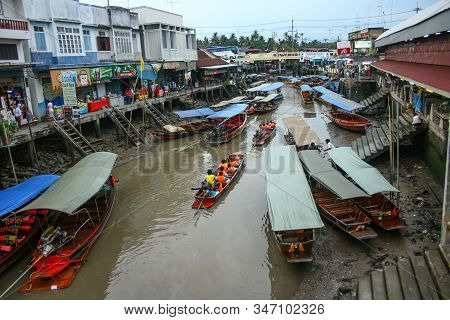 Amphawa Floating Market, Samut Songkhram,thailand