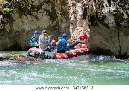 Rafting Team Stucked On The River And Trying To Get Out