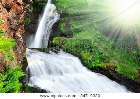 Wasserfall von Cavalese, Val di Fiemme, Italien