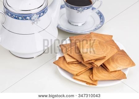 Kueh Kapit With Peanut And Butter, With Coffee