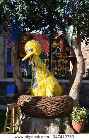 Orlando, Fl - Nov 27: Story Time With Big Bird At Sesame Street Land At Seaworld Orlando In Florida,