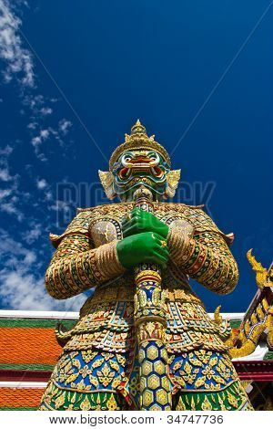 Demon Guardian temppeli Smaragdibuddhan temppeli Bangkok Thaimaa