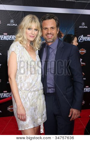 LOS ANGELES - APR 11: Sunrise Coigney, Mark Ruffalo arriva alla Premiere di 
