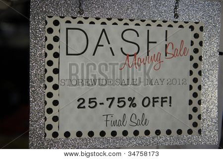 CALABASAS - 27 de mayo: Tienda de Dash el 27 de mayo de 2012 en Calabasas, California. El pronto a ser cerrada pelea