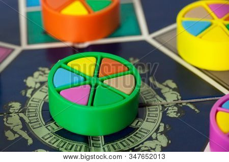 Trivial Pursuit Board Game 80S Edition