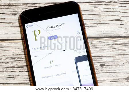 Los Angeles, California, Usa - 25 January 2020: Logo Of Priority Pass Mobile App On Phone Screen Clo