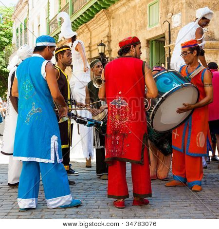 HAVANA-juli 11:Music band i gamle Havana juli 11,2012 i Havana.Traditional kunstnere spiller i ol