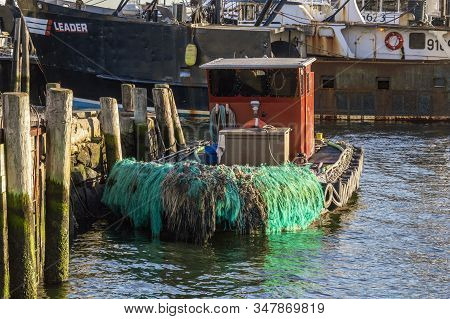 Fairhaven, Massachusetts, Usa - January 26, 2020: Bow Pudding On Water Tender Chippy Docked At Union
