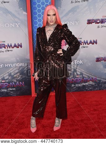 LOS ANGELES - OCT 08: Jeffree Star arrives for the âSpider-Man: No Way Homeâ LA Premiere on December 13, 2021 in Westwood, CA