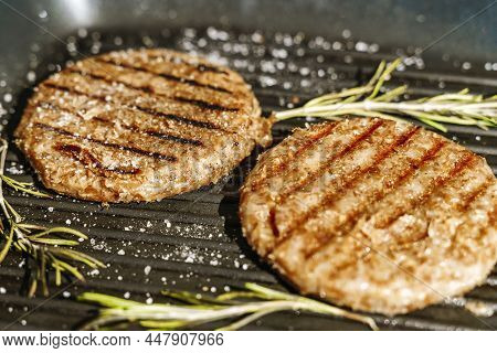 Veggie Cutlet Is Grilled For Veg Burger. Vegetarian Products From Plant-based Meat Concept, Beyond K