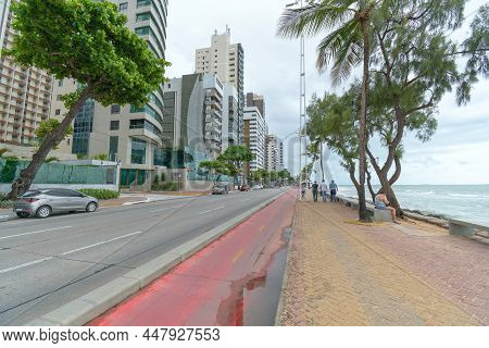 Recife, Pe, Brazil - October 14, 2021: Boa Viagem Avenue, Avenue In Front Of The Beach Of Boa Viagem