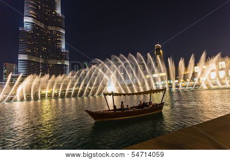 Record-setting Fountain System Set On Burj Khalifa