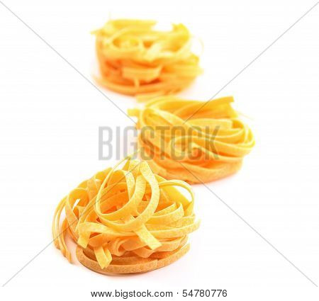 Tagliatelle paglia e fieno tipycal italian pasta
