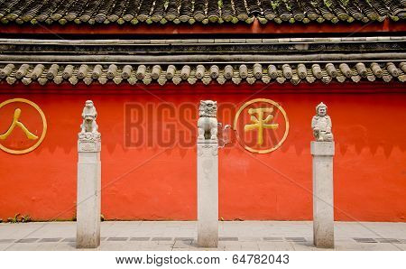 China statue