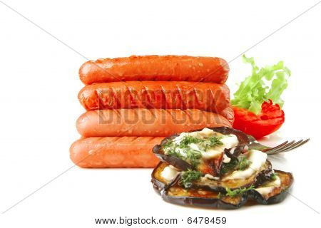 Salsichas de carne grelhada em branco