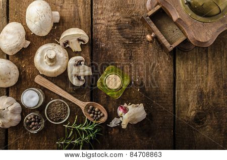 Bio Garlic, Spices And Wild Mushrooms From The Home Garden