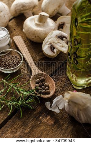 Bio Garlic, Spices And Wild Mushrooms From The Home Garden