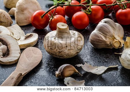 Bio Garlic, Spices And Wild Mushrooms From The Home Garden