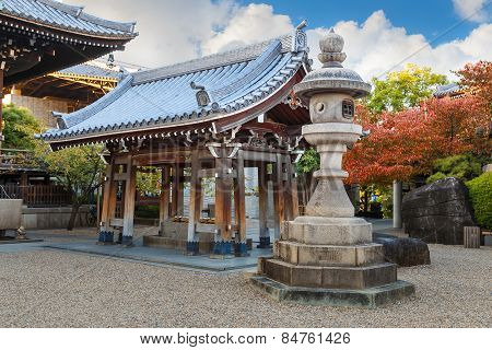 Isshinji Temple in Osaka