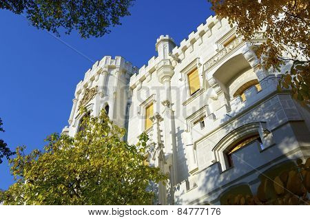 castle neogothic Hluboka nad Vltavou. Built in the thirteenth century and has undergone several renovations until now look like it is one of the most visited castles in the Czech Republic.