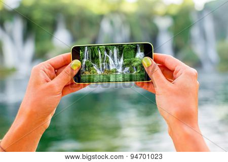 Photographing Kravica waterfall