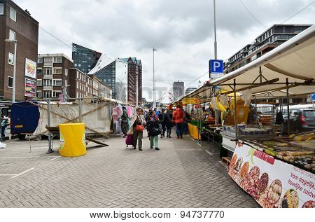 Rotterdam, Netherlands - May 9, 2015: Unidentified Shoppers At The Street Market In Rotterdam.