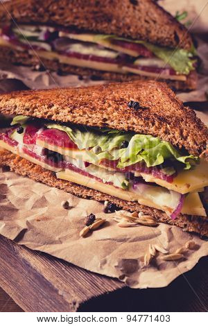 Two sandwich on old papper